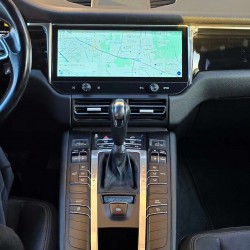 Android Apple Car  Porsche Macan